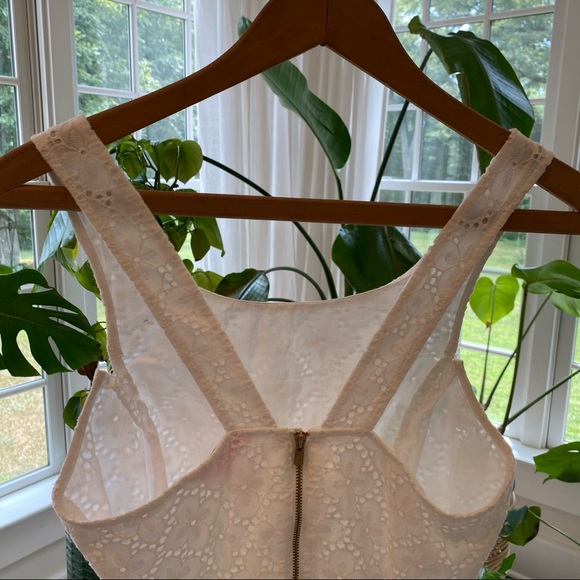 Lilly Pulitzer Top Lace Floral Preppy V - Picture 7 of 10